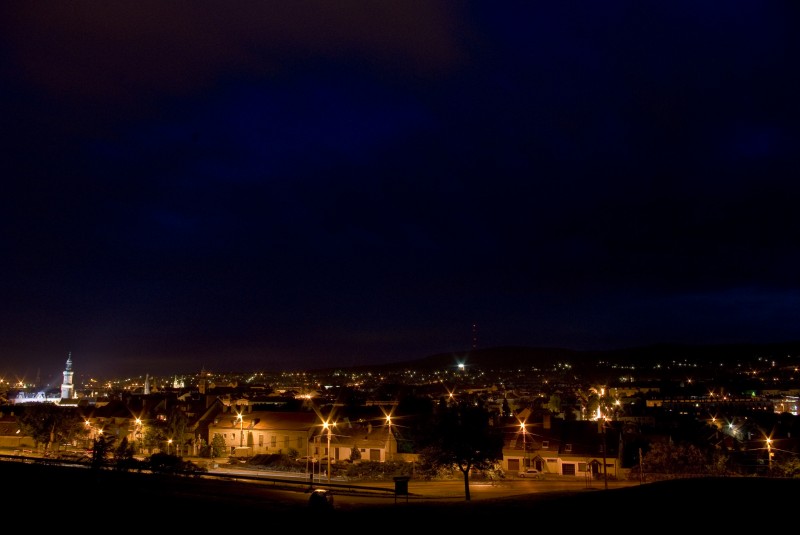 Esti Sopron