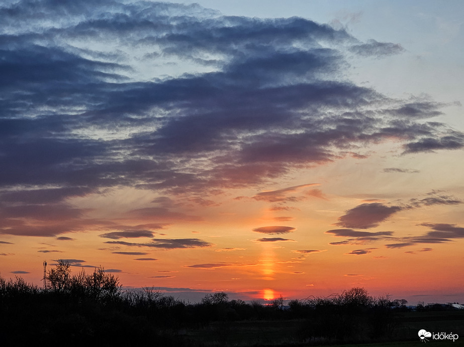 Búcsúzik a vasárnap