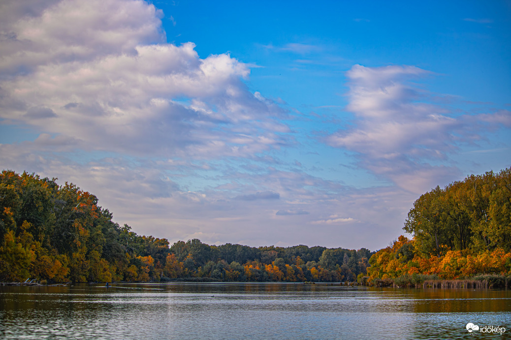 Őszi színek a Holt-Tiszánál.