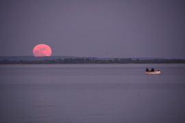 Ma esti Telihold a Balatonon