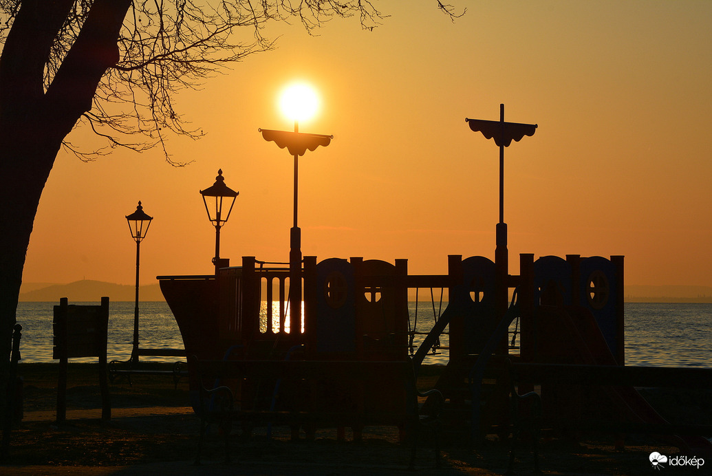 A hajó indulásra kész I.