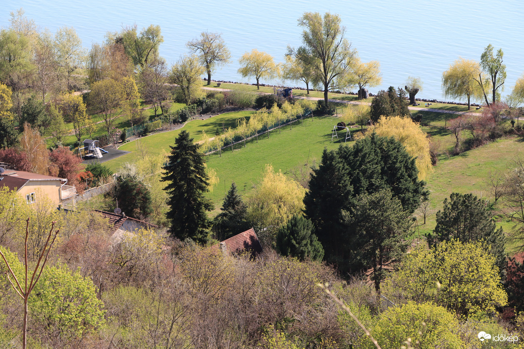 RAGYOGÓ NAPSÜTÉSBEN