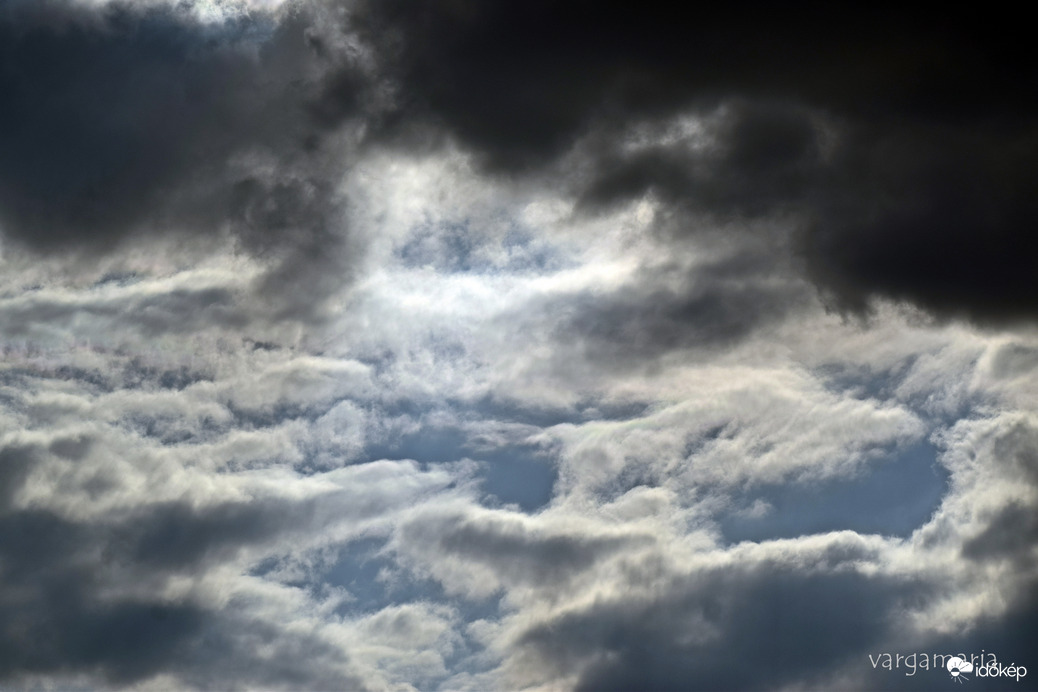 Tatabánya felett az égbolt ma. 